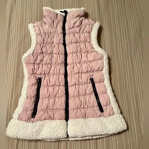 Calvin Klein Performance Puffer Vest (pink)